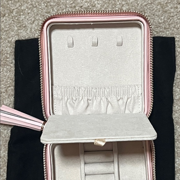 WOLF Small Travel Jewelry Zi Case Blush Quilted - Picture 6 of 8